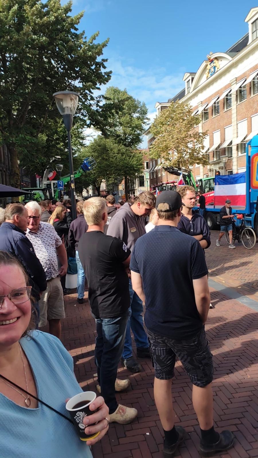 Boeren protesteren bij provinciehuis tegen landbouwplannen